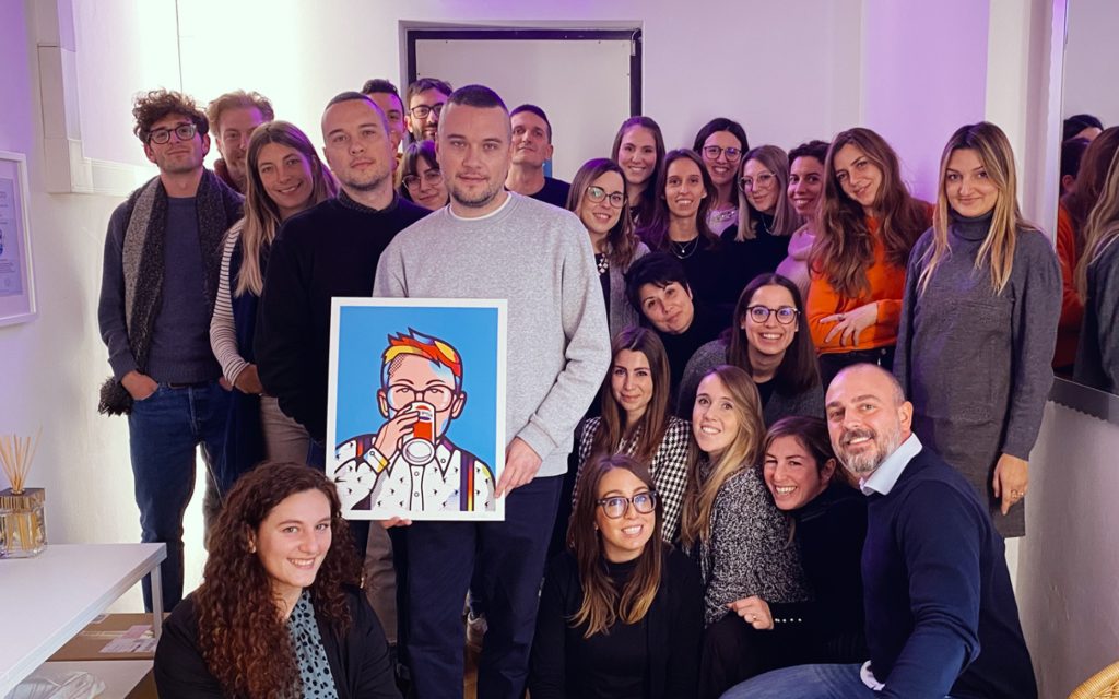Agenzia di Comunicazione Publifarm | Pure Creative Agency La stampa artistica di Natale di Publifarm è una creazione dei Van Orton 1