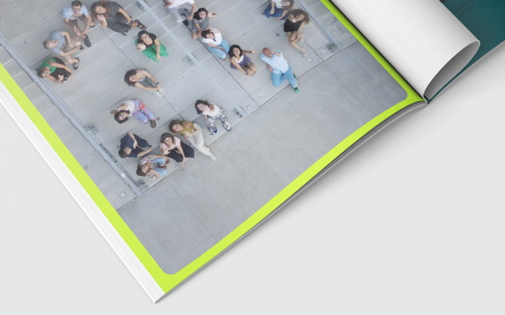 Agenzia di Comunicazione Publifarm | Pure Creative Agency Un 2024 di impegno e crescita: è online la nuova Relazione d’impatto di Publifarm! 1